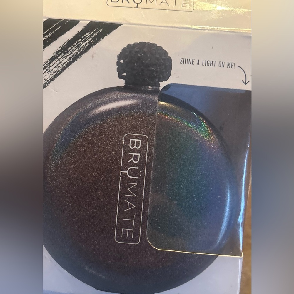 BrüMate Iridescent Round Flask - Black Glitter - Picture 7 of 7